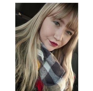 Meet your Posher, Gabrielle